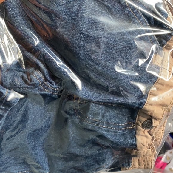 Jeans Shorts ❤️ Kids 100% Cotton Belt Looped Shorts Size 18 Month (PRE-LOVED) - Picture 2 of 4